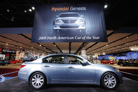 The Hyundai Genesis is displayed after it won 2009 North American Car of the Year during the North American International Auto Show in Detroit, Michigan January 11, 2009.[Xinhua/Agencies]