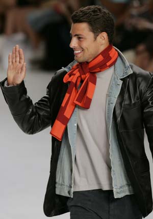 Brazilian actor Caua Reymond wears a creation from TNG's 2009 autumn/winter collection during the Fashion Rio Show in Rio de Janeiro January 12, 2009.