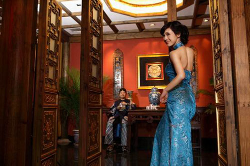 Actress Tong Lei is dressed to court style for her recent magazine snaps.