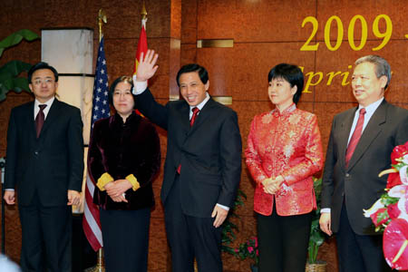 Liu Zhenmin (1st L), deputy permanent representative of China to the United Nations, Zhang Yesui (C), permanent representative of China to the United Nations and Peng Keyu (R), Chinese Consul General in New York attend the Lunar New Year reception held in New York, the United States, Jan. 14, 2009. Chinese Consulate General in New York and the delegation of China to the United Nations held a reception to celebrate the coming Chinese Lunar New Year. 