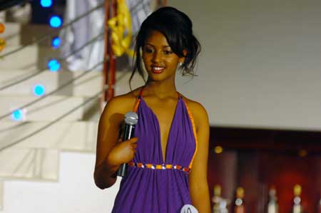 A girl attends the finals of Miss Ethiopia 2009 Beauty Pageant in Addis Ababa, capital of Ethiopia, Jan. 18, 2009. 