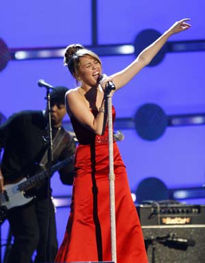 Miley Cyrus performs at the 'Kids' Inaugural: We Are The Future' concert in Washington January 19, 2009. U.S. President-elect Barack Obama will take the Oath of Office on January 20.