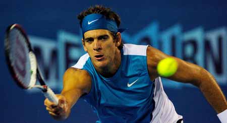 Juan Martin Del Potro of Argentina returns the ball to Florian Mayer of Germany during the men's singles second round match at the Australian Open tennis tournament in Melbourne, Australia, Jan. 21, 2009. Del Potro won 3-0. 