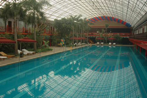 Swimming Pool [photo: cribeyondbeijing.com] 