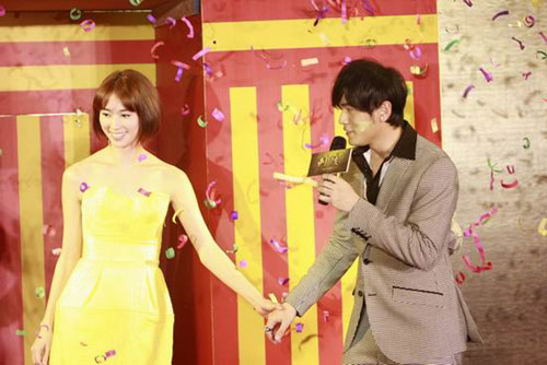 Taiwan stars Jay Chou and Lin Chi-Ling promote their new film 'Ci Ling' in Beijing on January 21, 2009. The action adventure film directed by Chu Yin-Ping will be the second film of supermodel-turned actress Lin Chi-Ling, who made her screen debut in John Woo's 'Red Cliff'. 'Ci Ling' is set to be released next year. 