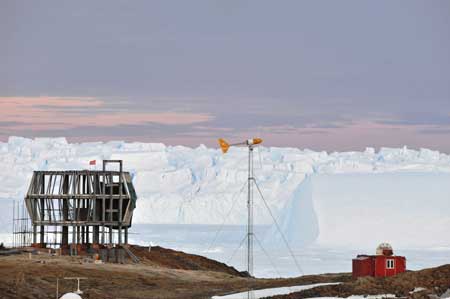 Photo taken on Jan. 21, 2009 shows a structure under construction for space observation at China's Zhongshan Station in Antarctica. 