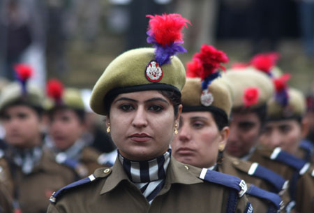 Indian policewomen attend Republic Day celebrations in Srinagar January 26, 2009.[Xinhua] 