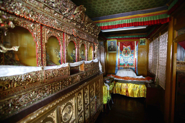 The bedroom in the former residence of the 10th Panchen Lama in Xunhua, Qinghai Province. 
