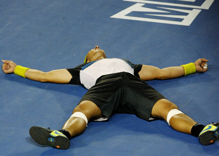 Spain's Rafael Nadal reacts after winning over his compatriot Fernando Verdasco during the semifinal of men's singles at Australian Open tennis tournament in Melbourne, Jan. 30, 2009. 