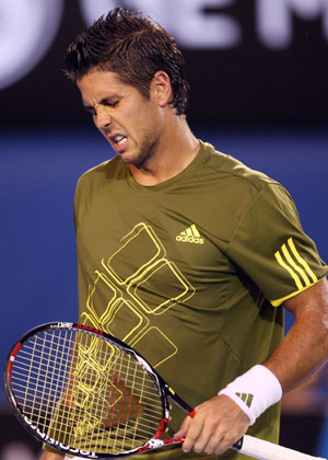 Spain's Fernando Verdasco reacts after losint a point to his compatriot Rafael Nadal during the semifinal of men's singles at Australian Open tennis tournament in Melbourne, Jan. 30, 2009. 