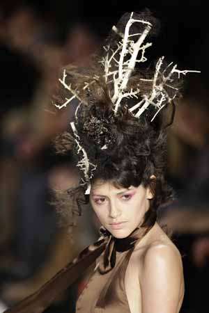 A model presents a creation by Scherer Gonzalez at the Berlin Fashion Week 2009 in Berlin, January 31, 2009.