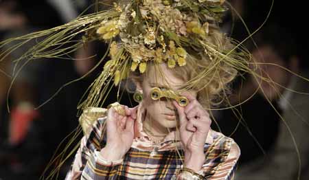 A model presents a creation by Scherer Gonzalez at the Berlin Fashion Week 2009 in Berlin, January 31, 2009.