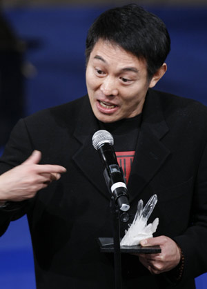 Chinese actor Jet Li gives a speech after being honoured during the Forum's Crystal Award ceremony at the World Economic Forum (WEF) in Davos January 31, 2009.