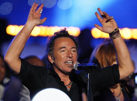 Bruce Springsteen performs during the halftime show of the NFL's Super Bowl XLIII football game between the Arizona Cardinals and the Pittsburgh Steelers in Tampa, Florida, February 1, 2009.