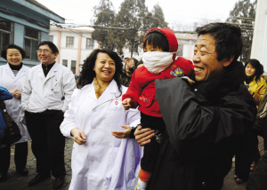 The 3-year-old girl who was infected with bird flu in January was discharged from hospital yesterday, the Shanxi provincial health authorities said.