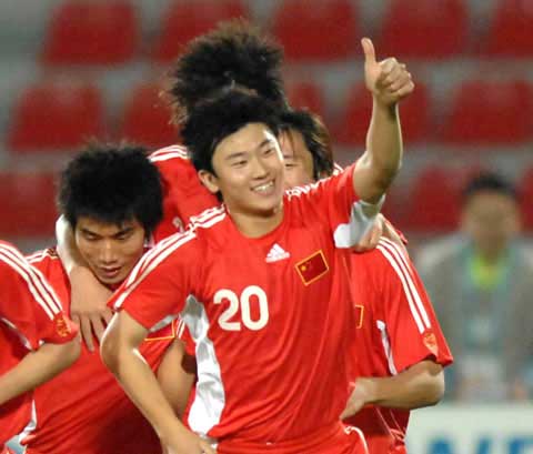 China and Shandong Luneng club playmaker Zhou Haibin will join Eredivisie powerhouse PSV Eindhoven to play in Europe.