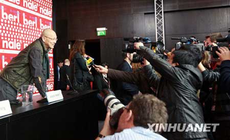 Hong Kong-born Chinese-American director Wayne Wang, jury member of the 59th Berlinale International Film Festival, answers journalists' questions during a news conference in Berlin, capital of Germany, Feb. 5, 2009. 