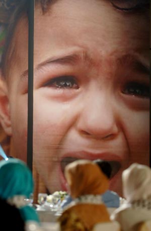 乌克兰儿童哭泣图片图片