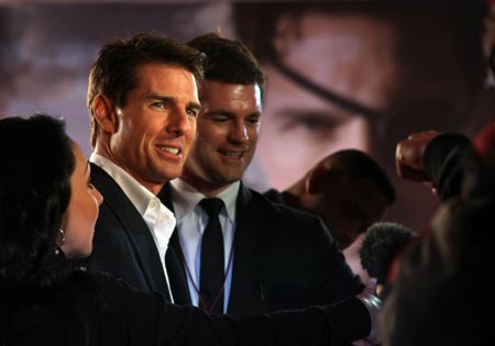 U.S. actor Tom Cruise attends a premiere of his movie 'Valkyrie' in Mexico City, capital of Mexico, Feb. 5, 2009. The movie depicts an unsuccessfull attempt by German soldiers to kill Hitler during the Second World War.[Pool Contreras/Xinhua]