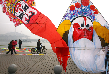 Photo taken on Feb. 5 shows various kinds of kites at CBD Square in Zhengzhou, capital of central China's Henan Province. More than 100 kites with fancy designs were on display Thursday, which attracted lots of visitors. (Xinhua/Chen Xiaodong)