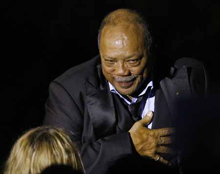 Quincy Jones acknowledges the crowd as he is announced at the 2009 Grammy Salute to Industry Icons event, honoring Clive Davis in Beverly Hills, California February 7, 2009.