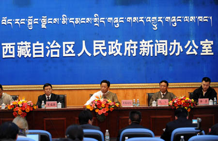 The Information Office of the Tibet Autonomous Region government holds a press conference for Chinese and foreign reporters in Lhasa, capital of southwest China's Tibet Autonomous Region, Feb. 10, 2009. 