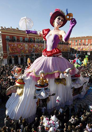 The Queen of Nice float is seen during the 125th edition of the Nice Carnival, in Nice, southern France, Sunday, Feb. 15, 2009. [Xinhua/Reuters] 