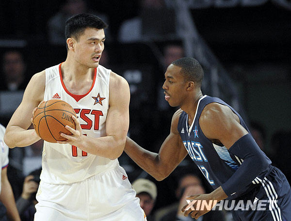 Western All-Star Yao Ming of China plays as the starting center of the NBA All-Star basketball game on February 16, 2009, in Phoenix, the USA. The West conference beat the East 146-119 to win the game.[