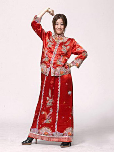 Promotional photos for Hong Kong-made romance comedy 'Give Love' features cast member Hot Cha in Chinese wedding dress. The movie will be released on Feburary 19, 2009.