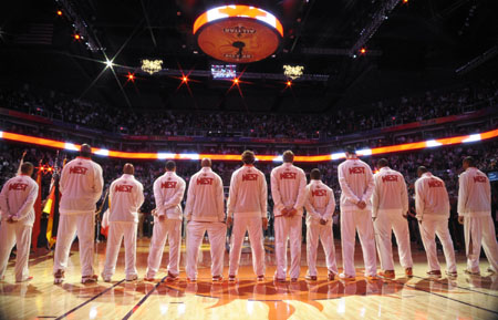 The West is introduced to the audience before the NBA All-Star basketball game in Phoenix, Arizona of the United States, Feb. 15, 2009. The West defeated the East 146-119. [Xinhua]