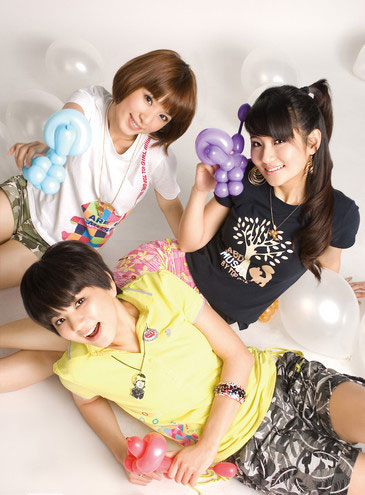 Taiwan's girl vocal trio S.H.E. front the ad campaign for a Chinese casual wear brand. 