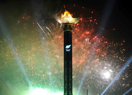  The main torch tower of the 24th World Winter Universiade is seen lit during the opening ceremony of the biennial event in Harbin, northeast China's Heilongjiang Province, February 18, 2009. [Xinhua] 