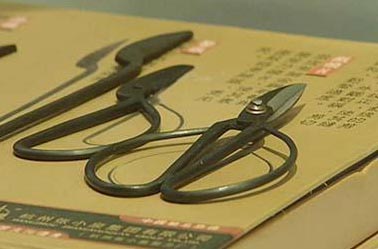 The forging techniques of Zhang Xiaoquan scissors, famous since 17th century, has embodied culture and exquisite craftsmanship. Let&apos;s find out more. 