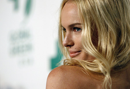 Actress Kate Bosworth poses at the 6th annual Global Green USA pre-Oscar party in Hollywood, California Feb. 19, 2009. [Xinhua/Reuters Photo]