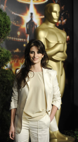 Actress Penelope Cruz, nominated for best supporting actress for her role in 'Vicky Christina Barcelona', arrives at the nominees luncheon for the 81st annual Academy Awards in Beverly Hills, California Feb. 2, 2009.[Xinhua/Reuters]