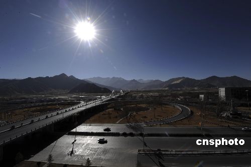 The overpass from the Lhasa downtown area to Lhasa Train Station symbolizes the progress made in road construction in recent years in Tibet. The region had 48,611 km of roads in 2007 compared to 15,852 km in 1978.