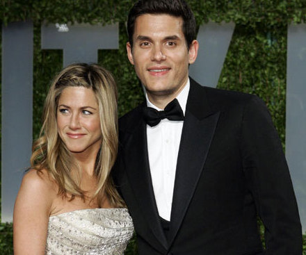 Actress Jennifer Anniston and singer John Mayer pose at the 2009 Vanity Fair Oscar Party in West Hollywood, California February 22, 2009. 