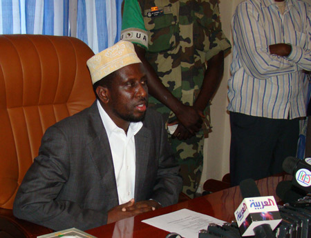 Somali President Sheikh Sharif Sheikh Ahmed attends a press conference in the Presidential Palace in Mogadishu, the capital of Somalia, on Feb. 28, 2009.(Xinhua/Abdurrahman Warsameh)