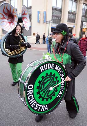 Bandsmen attend the parade in Queens of New York, the United States, on March 1, 2009, prior to the Saint Patrick's Day. Saint Patrick's Day parades are now held throughout not only Ireland but also countries with big emigrant communities like the United States and Britain. The Saint Patrick's Day falls on March 17 annually.