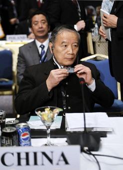 Chinese envoy to the Middle East Sun Bigan attends the international donors' conference to plan the reconstruction of the Palestinian Gaza Strip, in Sharm El-Sheikh, Egypt, on March 2, 2009. [Zhang Ning/Xinhua]