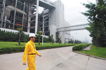 A SDIC Huajing Power facility in Xuzhou, Jiangsu province. [China Daily]