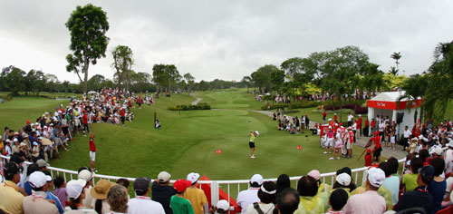 Fans line the fairway at last year's HSBC Women's Champions. The 2009 field will be the strongest ever assembled in Asia. [Andrew Redington/Getty Images]