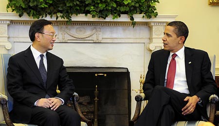 U.S. President Barack Obama (R) meets with Chinese Foreign Minister Yang Jiechi at the White House, Washington, the United States, on March 12, 2009.(Xinhua/Zhang Yan)