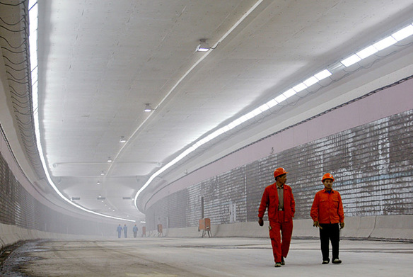 The world’s second largest Sunk Pipe Tunnel was put into operation under the outer-ring highway of Shanghai 