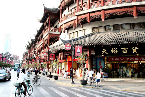 Chenghuang Temple in the Yuyuan Garden 