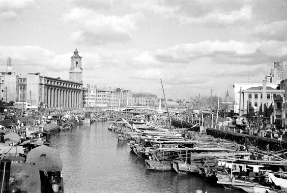 Scenery along the Suzhou River in old Shanghai 