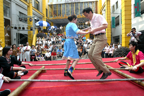 A community performance in Shanghai 