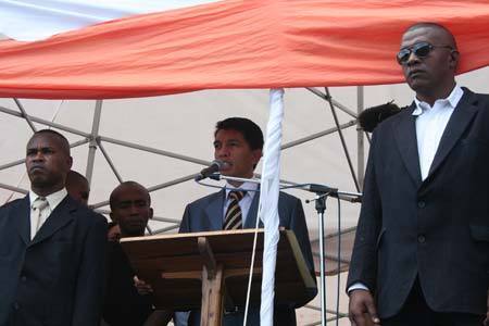 Madagascar's opposition leader Andry Rajoelina (2nd R) addresses his supporters during a rally in Antananarivo, capital of Madagascar, on Mar. 14, 2009. Rajoelina told thousands of his supporters on Saturday that he was giving President Marc Ravalomanana four hours to resign.[Xinhua]