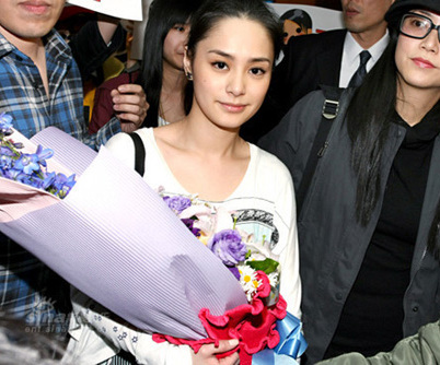 Hong Kong singer Gillian Chung arrives in Taiwan amid screams of adoring fans March 13, 2009. She is in Taiwan to promote a jeans brand and this is her first public appearance in Taiwan after a sex photo scandal she was implicated in first broke out. 
