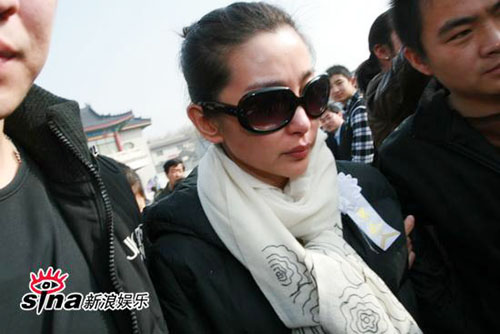 Actress Li Bingbing attends the memorial service for Li Yu at Beijing's Babaoshan funeral home on Wednesday, March 18, 2009. 